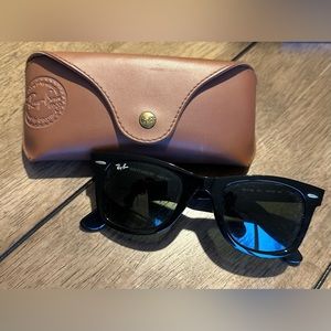 Ray-Ban Wayfarer - Like New